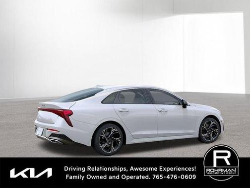 Snow White Pearl 2026 Kia K5 GT-Line