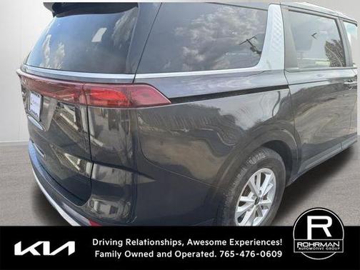 Metal 2024 Kia Carnival LX