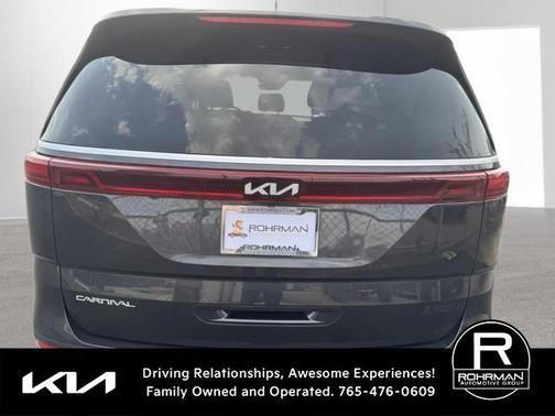 Metal 2024 Kia Carnival LX