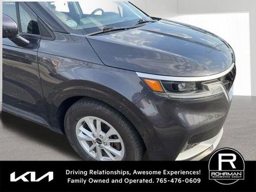 Metal 2024 Kia Carnival LX