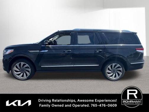 Black Metallic 2023 Lincoln Navigator L Reserve