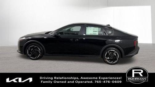 Aurora Black Pearl 2026 Kia K4 EX