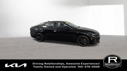 Aurora Black Pearl 2025 Kia K5 LXS