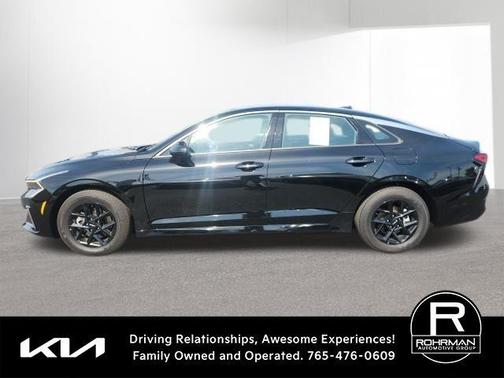 Aurora Black Pearl 2025 Kia K5 LXS