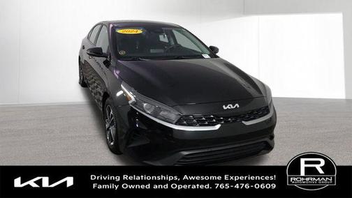 Aurora Black Pearl 2024 Kia Forte LXS