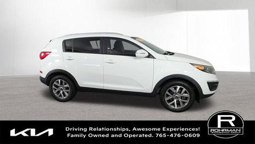 Clear White 2015 Kia Sportage LX