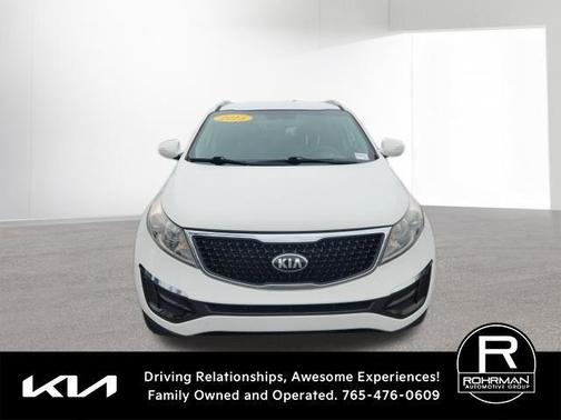 Clear White 2015 Kia Sportage LX