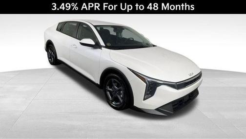 Snow White Pearl 2026 Kia K4 LXS