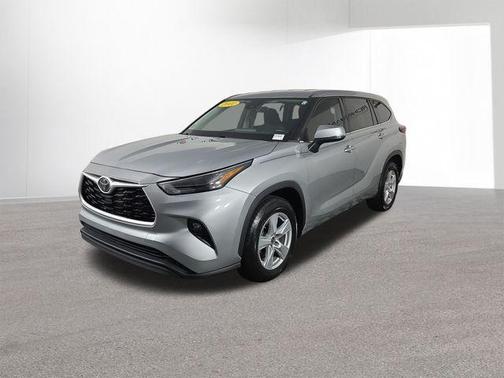 2022 Toyota Highlander LE