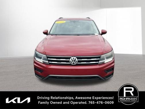 Cardinal Red Metallic 2020 Volkswagen Tiguan 2.0T SE