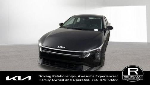 Aurora Black Pearl 2026 Kia K4 LXS