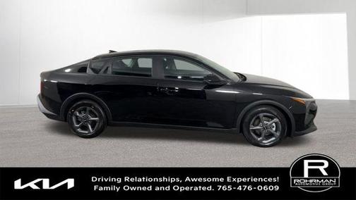 Aurora Black Pearl 2026 Kia K4 LXS