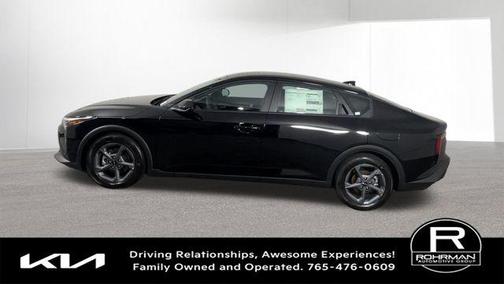 Aurora Black Pearl 2026 Kia K4 LXS