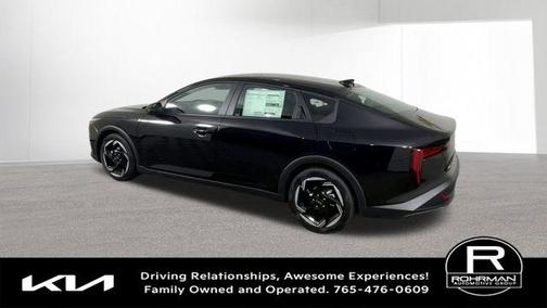 Aurora Black Pearl 2026 Kia K4 EX