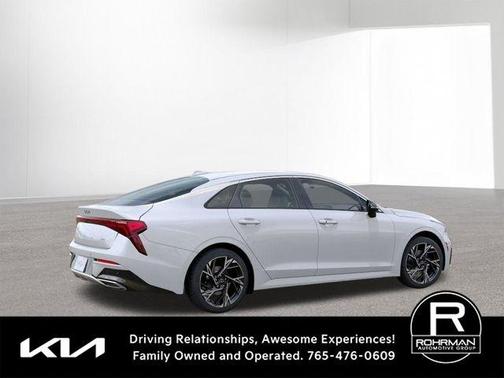 Snow White Pearl 2026 Kia K5 GT-Line