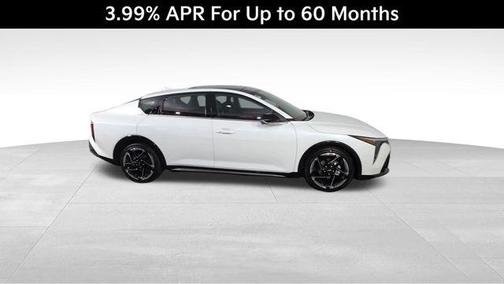 Snow White Pearl 2026 Kia K4 GT-LINE