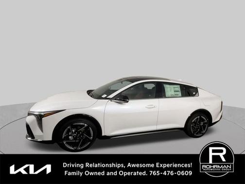 Snow White Pearl 2026 Kia K4 GT-Line