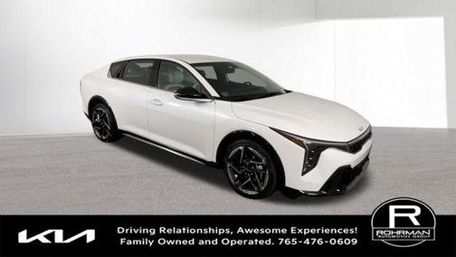 Snow White Pearl 2026 Kia K4 GT-LINE