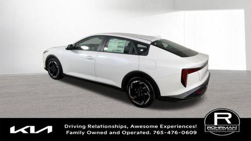 Snow White Pearl 2026 Kia K4 EX