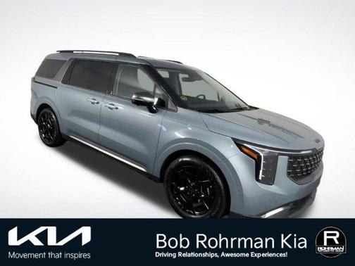 Iceberg Green 2027 Kia Carnival Hybrid SX Prestige