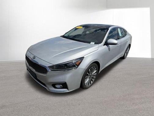 2017 Kia Cadenza Premium