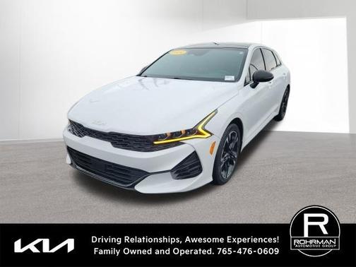 Glacial White Pearl 2024 Kia K5 GT-Line
