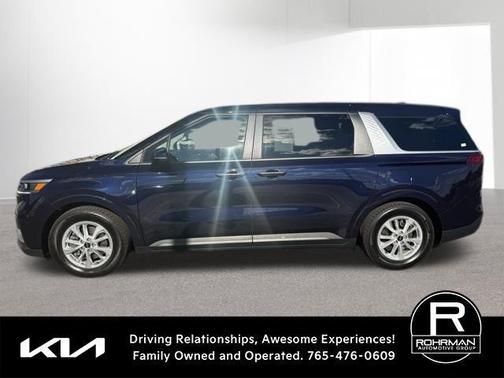 2023 Kia Carnival LX