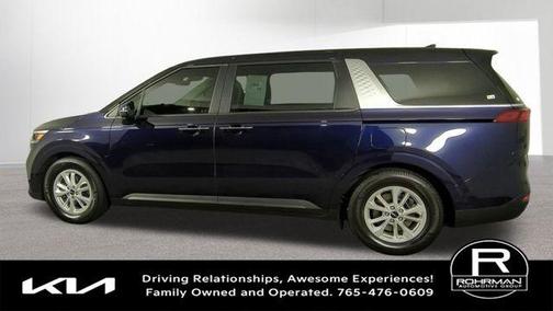 2023 Kia Carnival LX