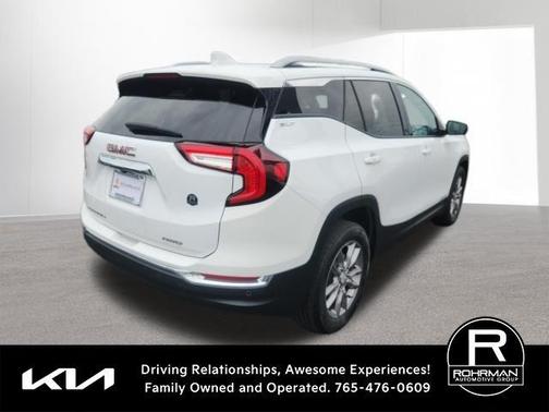 Summit White 2022 GMC Terrain SLT
