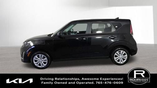 Fusion Black 2024 Kia Soul LX