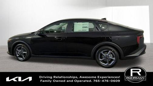Aurora Black Pearl 2026 Kia K4 LXS