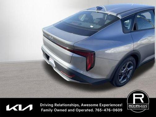 2025 Kia K4 LXS