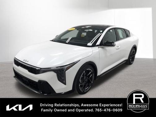 Snow White Pearl 2025 Kia K4 GT-Line