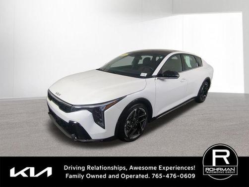 Snow White Pearl 2025 Kia K4 GT-Line