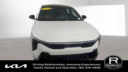 Snow White Pearl 2025 Kia K4 GT-Line