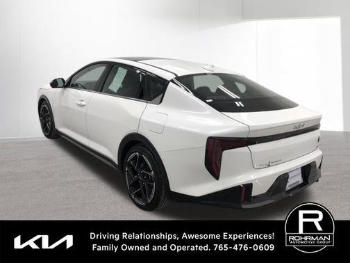 Snow White Pearl 2025 Kia K4 GT-Line