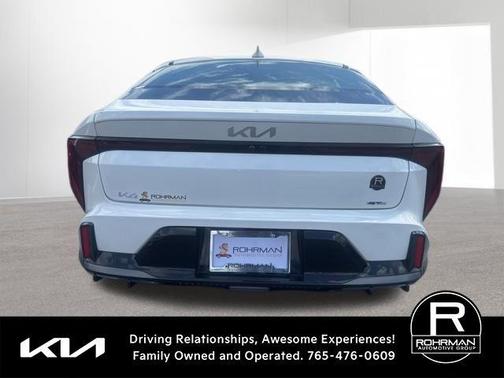 Snow White Pearl 2025 Kia K4 GT-Line