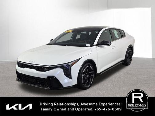 Snow White Pearl 2025 Kia K4 GT-Line