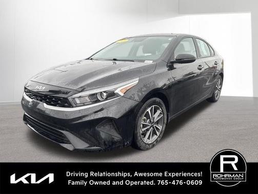 Aurora Black Pearl 2023 Kia Forte LXS