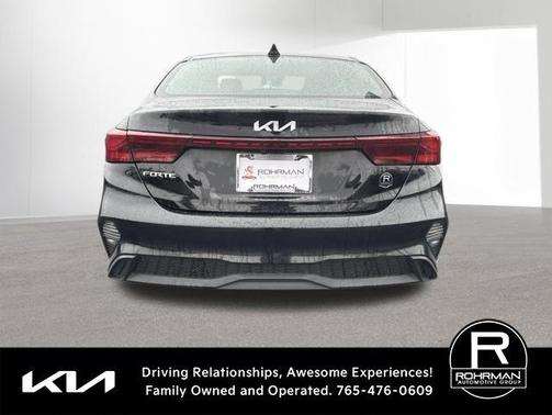 Aurora Black Pearl 2023 Kia Forte LXS