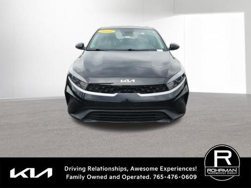 Aurora Black Pearl 2023 Kia Forte LXS