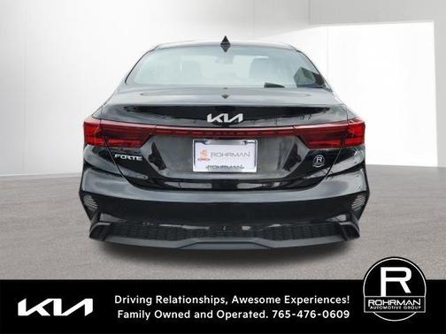 Aurora Black Pearl 2023 Kia Forte LXS