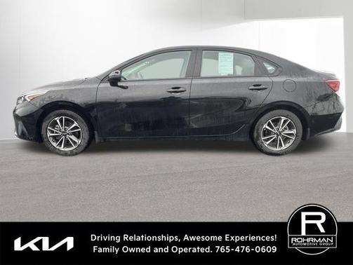 Aurora Black Pearl 2023 Kia Forte LXS