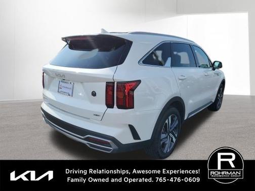 Snow White Pearl 2023 Kia Sorento Hybrid EX