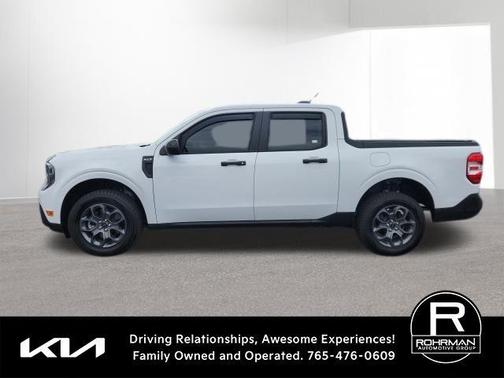 Oxford White 2025 Ford Maverick XLT