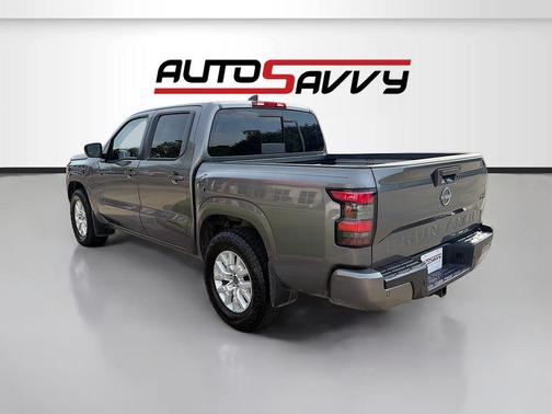 Gun Metallic 2024 Nissan Frontier SV