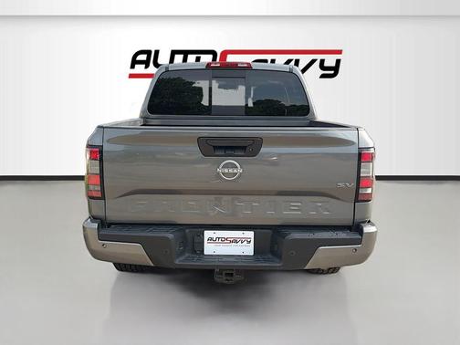 Gun Metallic 2024 Nissan Frontier SV