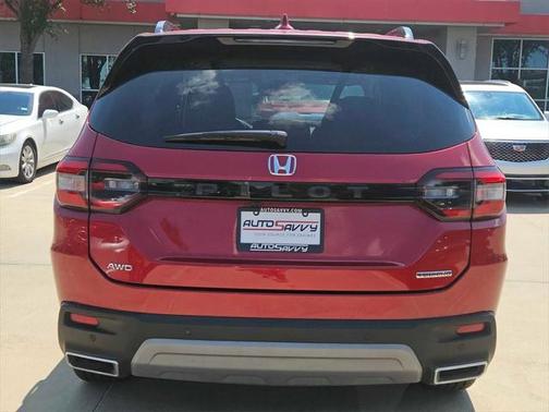2023 Honda Pilot Touring 8-Passenger