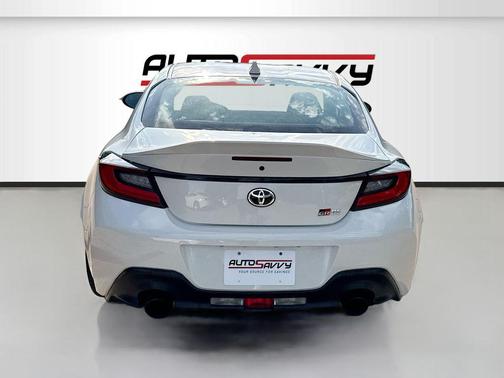 Halo 2024 Toyota GR86 Premium