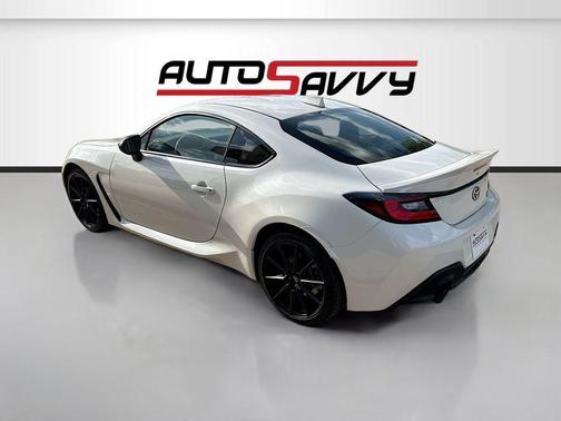 Halo 2024 Toyota GR86 Premium